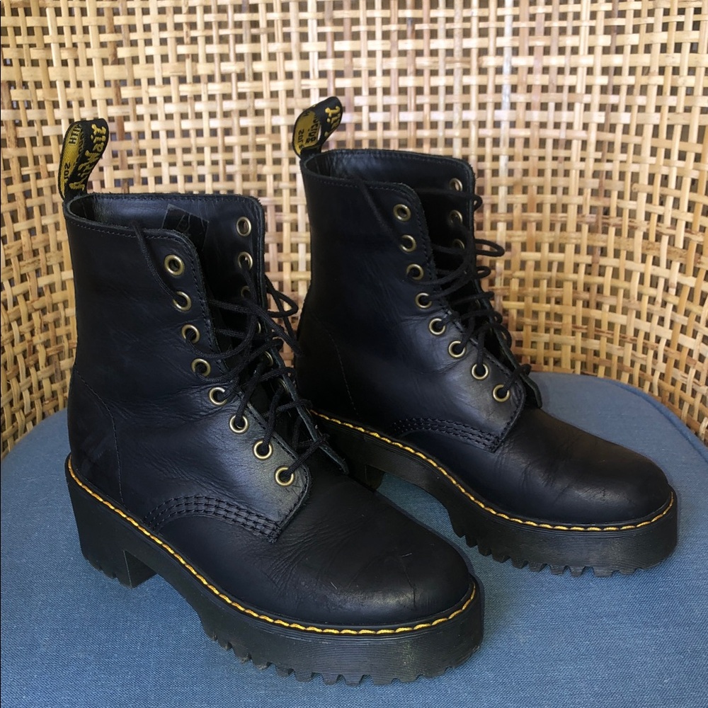 DR.MARTENS Women’s Platform Lace up Leather Boots Black Size 6